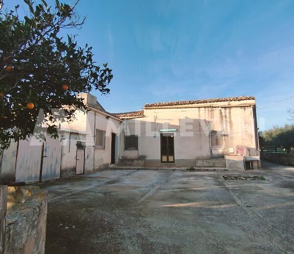 Casa indipendente in Contrada Guadagna, Scicli