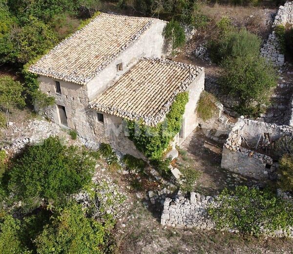 Mulino nel cuore di Cava Misericordia a Ragusa Ibla