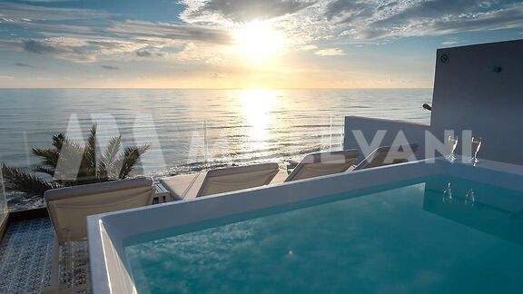 Splendid villa facing the sea and Marina di Ragusa
