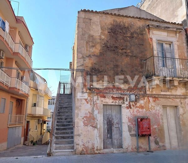 Building 200 meters from the sea in Pozzallo