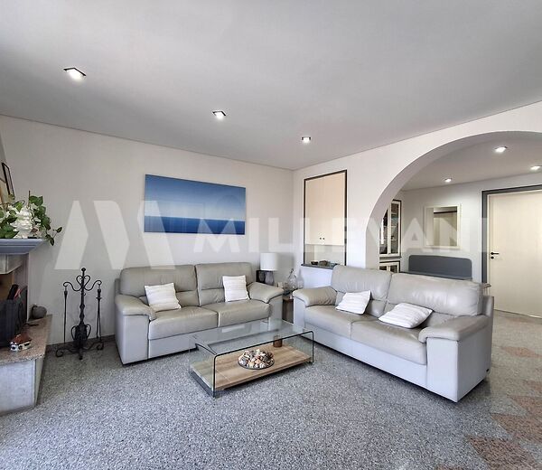 Apartment 600 meters from the Pietrenere seafront