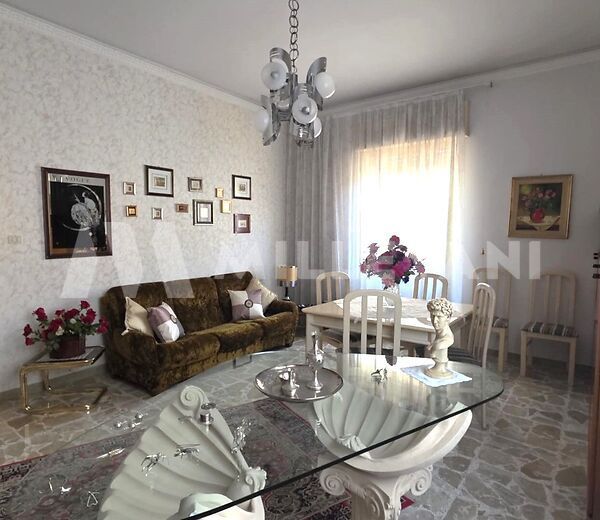 Appartamenti in stabile bifamiliare e Jungi, Scicli