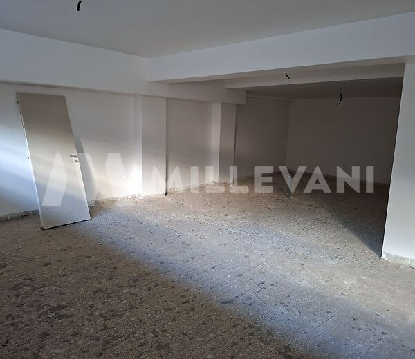 Locale commerciale allo stato rustico a Pozzallo