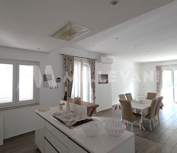 Appartamento al secondo piano tra Jungi e Scicli