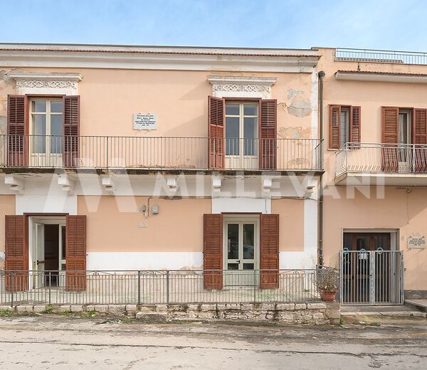 Palazzo storico nel cuore di Pozzallo