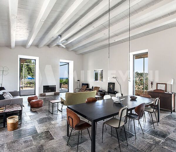 Villa indipendente con piscina a Noto