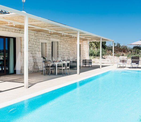 Villa con piscina a Marina di Ragusa