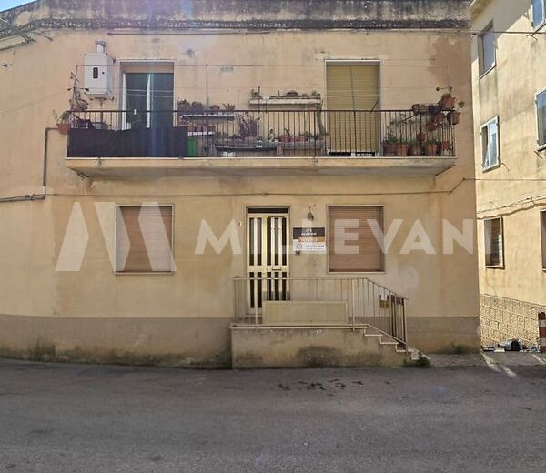 Ground-floor apartment in the Dente area, Modica