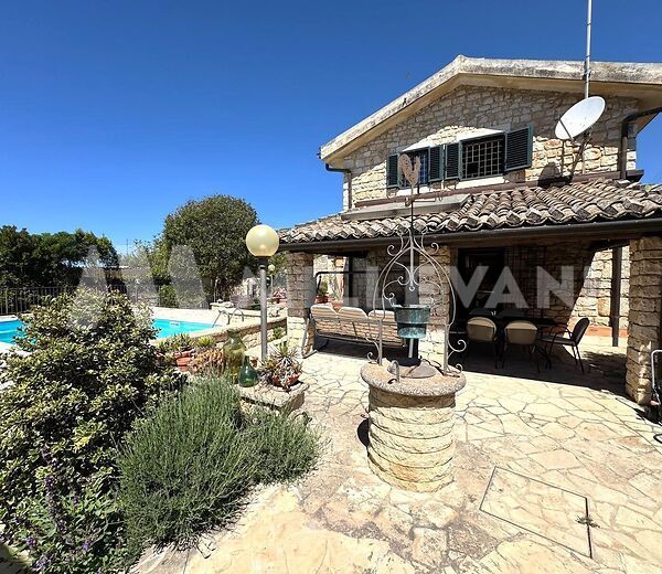 Elegante villa indipendente a Modica