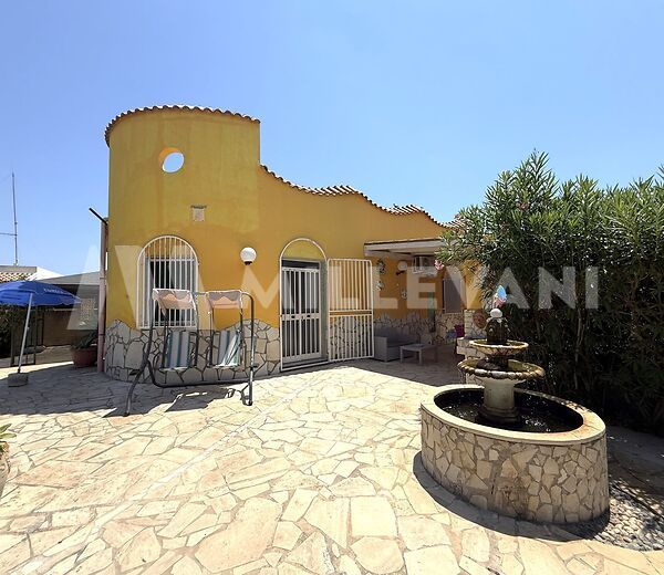 Detached Villa with Spacious Private Garden Just 300 Metres from the Beach