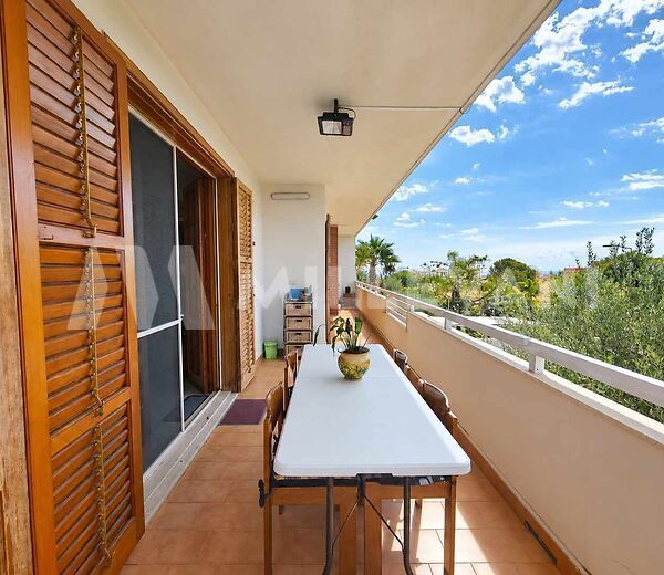 Large apartment of 170 sqm on the first floor