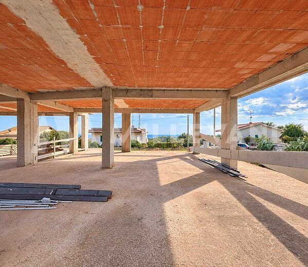 Stable in a rustic state with land – Contrada Zappulla