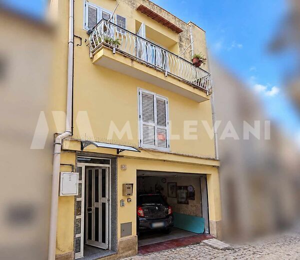 Three-level detached house in the heart of Scicli
