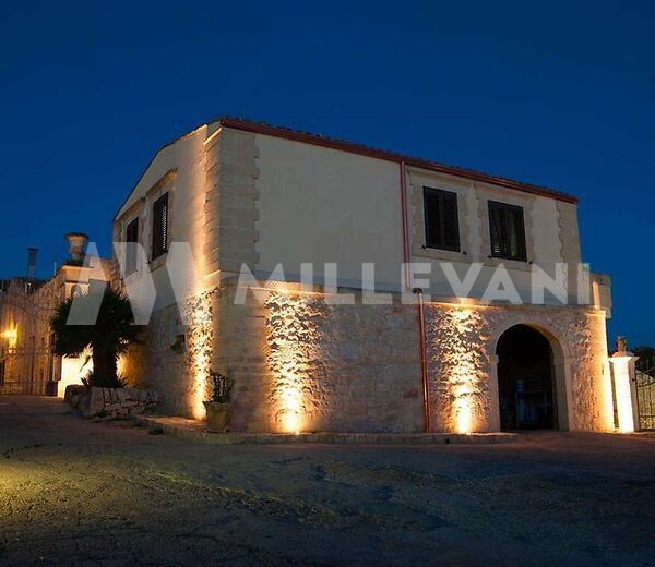 Beautiful farmhouse for sale near Ragusa