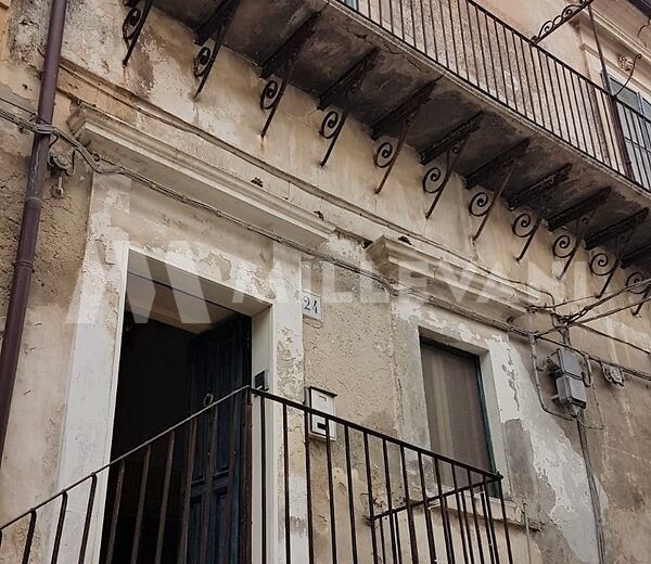 Casa singola nel centro storico di Modica bassa