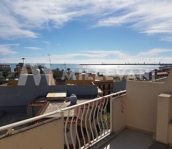 Apartment with terrace with seaview