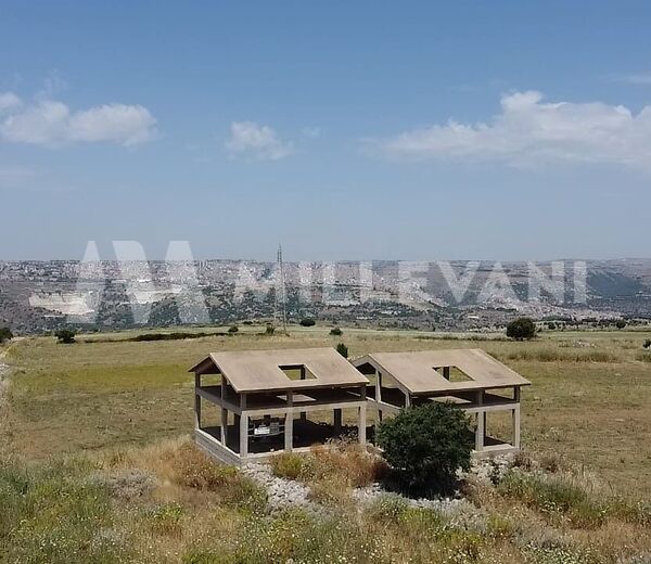 Villetta allo stato rustico tra Modica e Ragusa