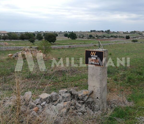 Land of about 8000 sqm in Modica