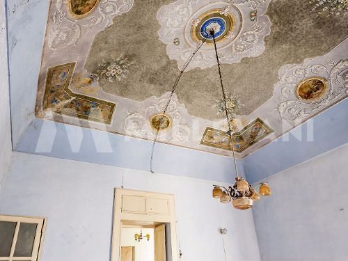 Apartment with beautiful frescos for sale in Scicli